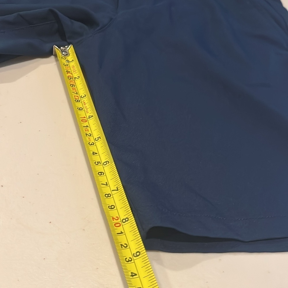 Under Armour - youth boys gold shorts. Size. Youth large. Navy - Picture 12 of 12